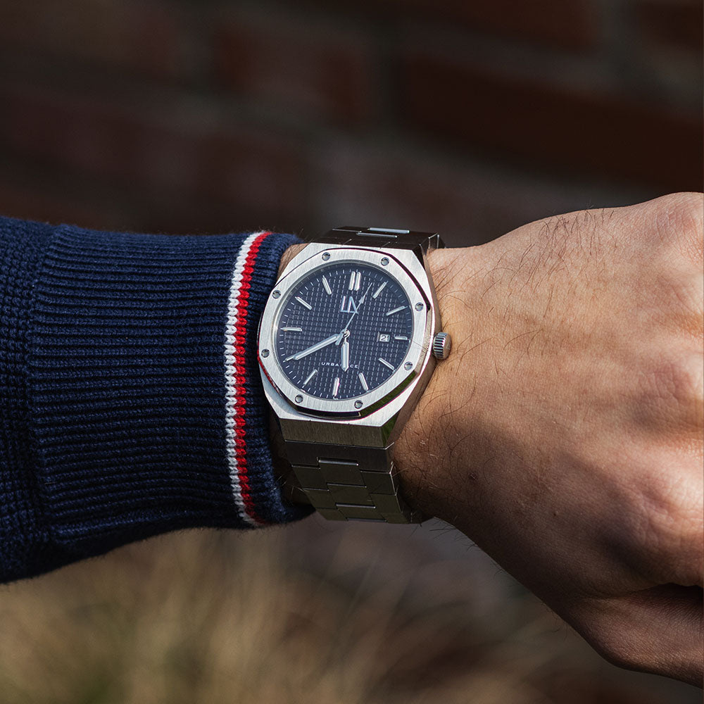 nemesis-horloge-blauwe-wijzerplaat