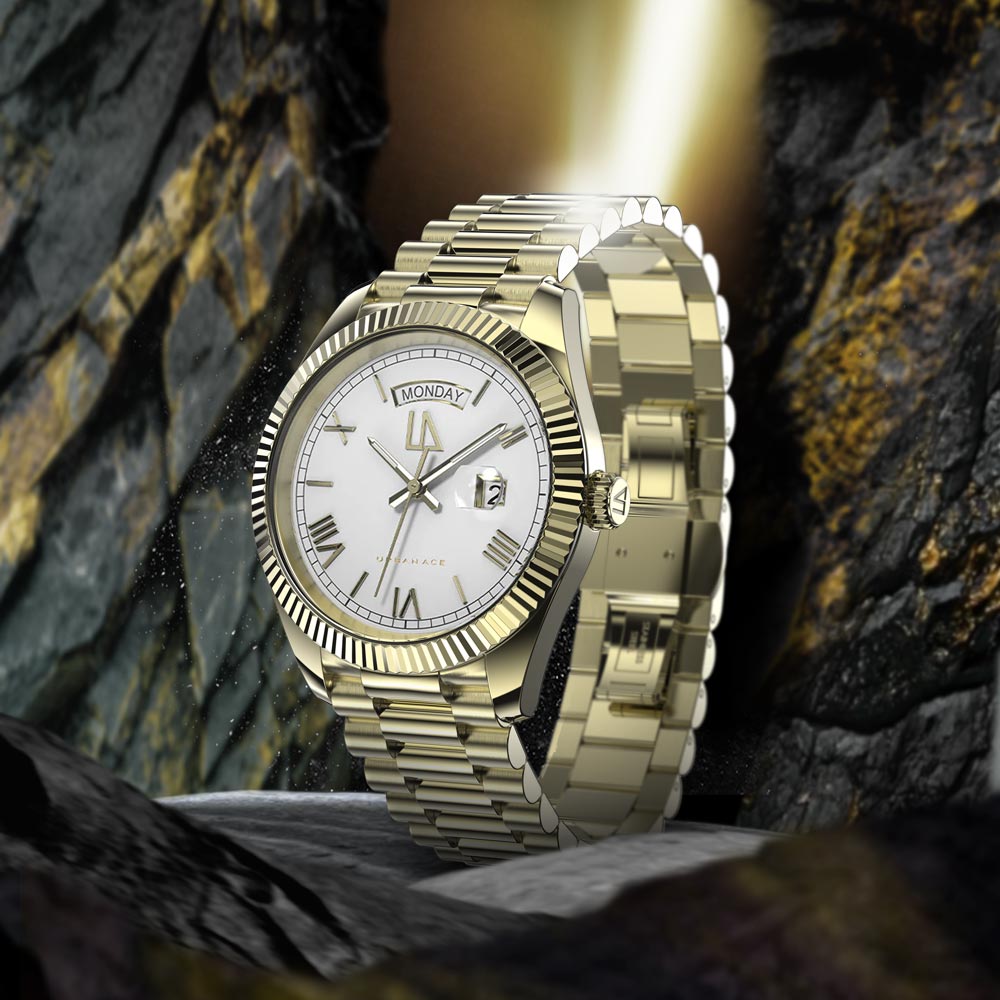 Gouden heren horloge met witte wijzerplaat