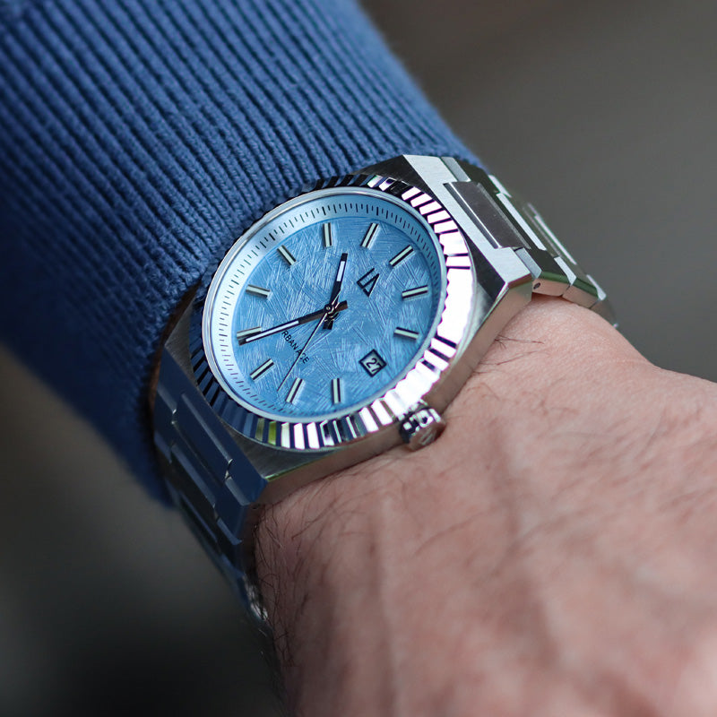 vento-sky-blue-horloge