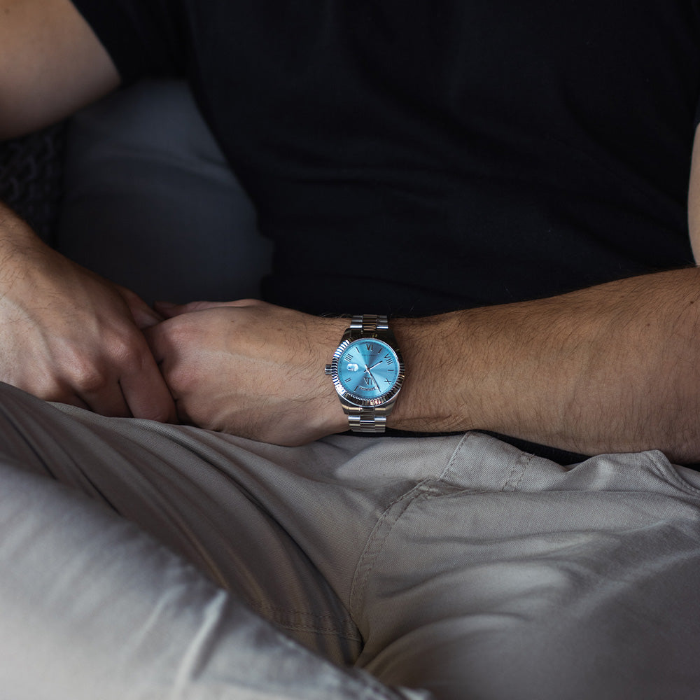 Ice blue day date horloge